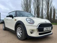 Begagnad Mini ONE Hatch 102 HK (75 kW) 2015 Vit Halvkombi