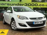 Used Vauxhall Astra Design Edition 136 HP (100 kW) 2014 White Hatchback