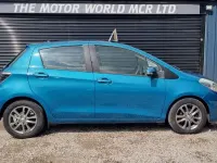 Begagnad Toyota Yaris Plus 2014 Blå Halvkombi