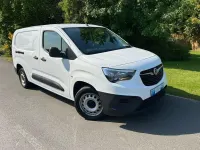 Begagnad Vauxhall Combo 100 HK (73 kW) 2021 Vit Minibuss