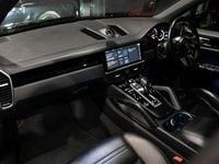 Used Porsche Cayenne 440 HP (323 kW) 2018 Black SUV