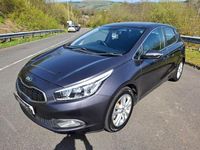 Używany Kia Ceed 126 KM (92 kW) 2015 Srebrny Hatchback