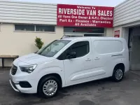 Second-hand Vauxhall Combo 100 CP (73 kW) 2023 Alb Monovolum