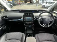 Used Toyota Prius Active 122 HP (89 kW) 2020 White Hatchback