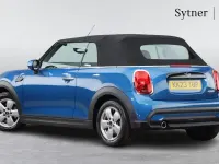 Usado Mini Cooper Classic 134 CV (98 kW) 2023 Azul Utilitario