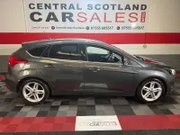 Second-hand Ford Focus Zetec 125 CP (91 kW) 2018 Gri Hatchback