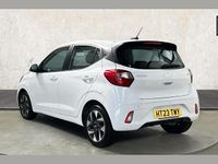 Used Hyundai i10 Advanced 65 HP (47 kW) 2023 White Hatchback