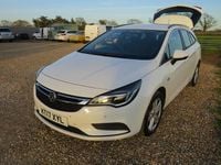 Used Vauxhall Astra 2017 White Estate