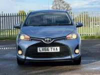Begagnad Toyota Yaris 99 HK (72 kW) 2016 Blå Halvkombi