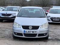 Begagnad VW Polo S 2007 Silver Halvkombi