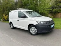 Begagnad VW Caddy 75 HK (55 kW) 2022 Vit Minibuss