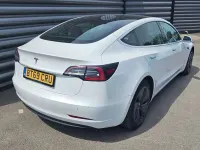 Used Tesla Model 3 Standard Range Plus 366 kW (498 HP) 2019 White Sedan