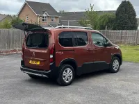 Begagnad Peugeot Rifter Allure Premium 2021 Brun Minibuss