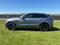 Begagnad Jaguar F-Pace Chequered Flag 180 HK (132 kW) 2019 Grå SUV