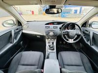 Used Mazda 3 105 HP (77 kW) 2009 White Hatchback