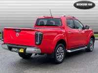 Used Nissan Navara Tekna 190 HP (139 kW) 2016 Red Pickup