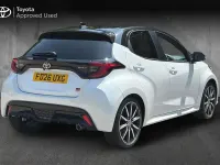New Toyota Yaris Sport 128 HP (94 kW) 2026 Platinum pearl white with black roof Hatchback