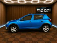 Used Dacia Sandero Lauréate 90 HP (66 kW) 2015 Blue Hatchback