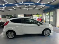 Used Ford Fiesta Titanium 96 HP (70 kW) 2009 White Hatchback