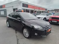 Begagnad Ford Focus Zetec 2013 Svart Halvkombi