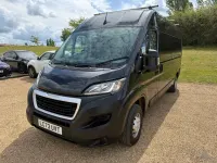 Usado Peugeot Boxer Premium 140 CV (102 kW) 2023 Gris Van