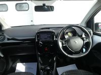 Used Peugeot 108 Collection 71 HP (52 kW) 2021 White Hatchback