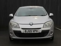 Usado Renault Mégane Dynamique 110 HP (80 kW) 2009 Prateado Citadino
