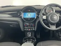 Usado Mini Cooper Classic 136 HP (100 kW) 2022 Cinzento Citadino