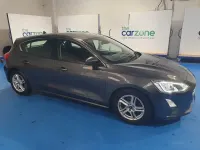 Gebraucht Ford Focus Zetec 125 PS (91 kW) 2019 Grau Kleinwagen