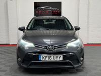 Used Toyota Avensis Business Edition 112 HP (82 kW) 2016 Grey Estate