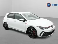 Begagnad VW Golf VIII GTI 245 HK (180 kW) 2024 Vit Halvkombi
