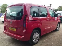 Second-hand Vauxhall Combo S 130 CP (95 kW) 2019 Roșu Monovolum