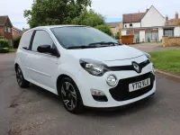 Used Renault Twingo Dynamique 75 HP (55 kW) 2012 White Hatchback