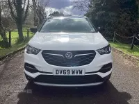 Used Vauxhall Grandland X Business Edition 130 HP (95 kW) 2019 White SUV