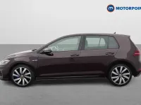 Begagnad VW Golf VII Advance 2018 Svart Halvkombi