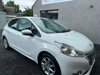 Used Peugeot 208 Active 68 HP (50 kW) 2014 White Hatchback