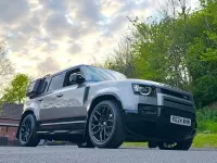 Used Land Rover Defender HSE Dynamic 300 HP (220 kW) 2024 Silver SUV