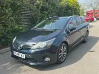Usado Toyota Avensis 2014 Gris Familiar