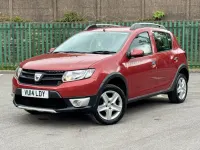 Used Dacia Sandero Stepway Ambiance 90 HP (66 kW) 2014 Red Hatchback