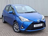 Used Toyota Yaris Hybrid 100 HP (73 kW) 2019 Blue Hatchback