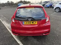 Używany Honda Jazz SE 102 KM (75 kW) 2018 Czerwony Hatchback