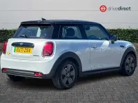 Usado Mini Cooper SE Hatch 135 kW (184 CV) 2021 Plateado Utilitario