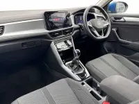 Usado VW T-Roc Life 150 HP (110 kW) 2022 Azul SUV