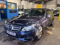 Gebraucht Mercedes E220 SE 2015 Blau Limousine