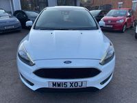 Used Ford Focus Titanium 120 HP (88 kW) 2015 White Hatchback
