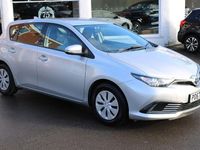 Used Toyota Auris Active 99 HP (72 kW) 2017 Silver Hatchback