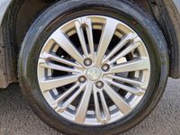 Used Peugeot 208 Signature Sky 82 HP (60 kW) 2019 Grey Hatchback