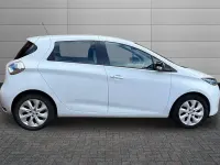 Used Renault Zoe Dynamique 64 kW (88 HP) 2016 White Hatchback