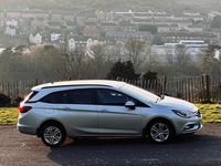 Używany Vauxhall Astra 110 KM (80 kW) 2024 Srebrny