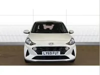 Used Hyundai i10 SE 67 HP (49 kW) 2020 White Hatchback